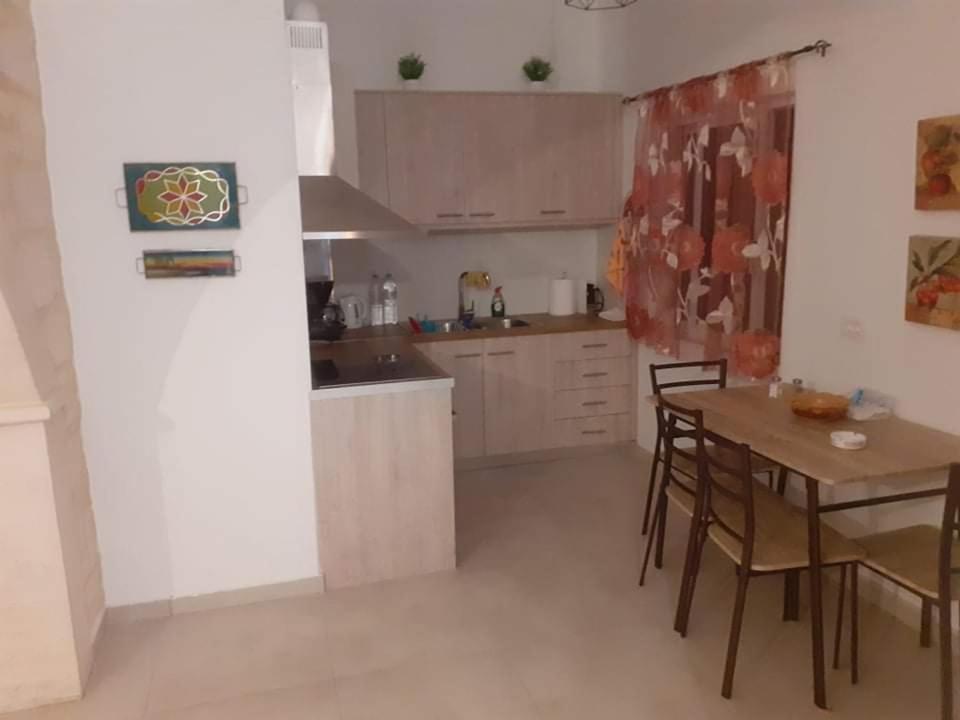 Maria'S Villa Mirsini  Exteriör bild